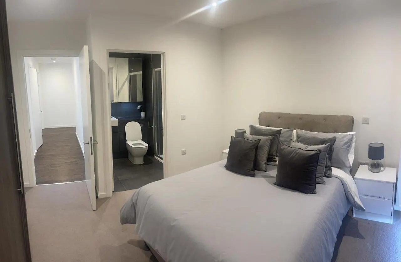 Immaculate 2Bed Apartment In London- City Views