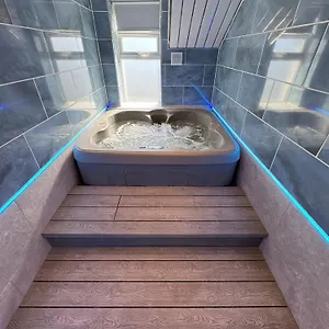  Apartment Edward Place Luxury Hot Tub United Kingdom